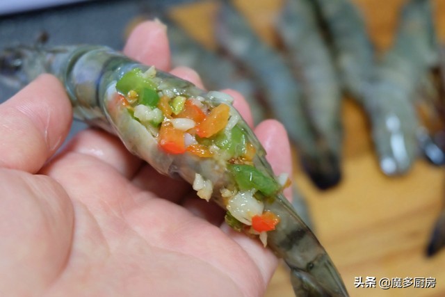 冰冻黑虎虾怎么做好hao吃又简单（黑虎虾清蒸zheng还是水煮）-第10张图片-悠嘻资讯网